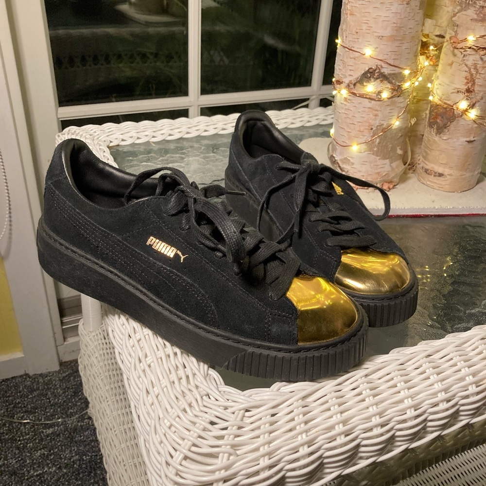 Puma Size 9 black and gold suede sneakers - Picture 2 of 8